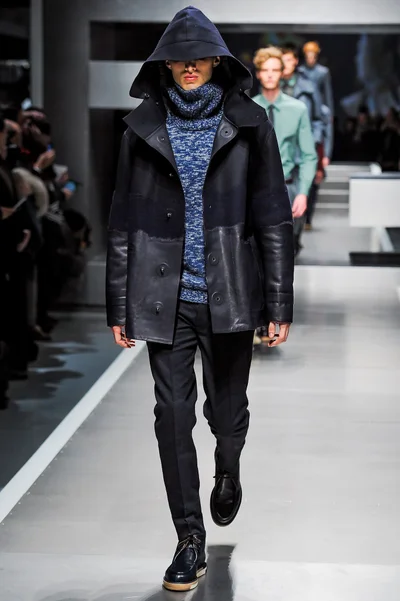 Look 3